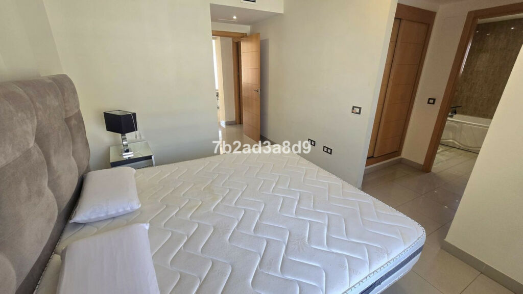Middle Floor Apartment New Golden Mile Málaga - image 10