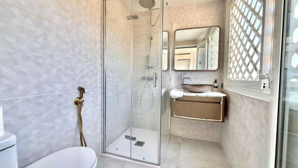Middle Floor Apartment Marbella Málaga - image 10