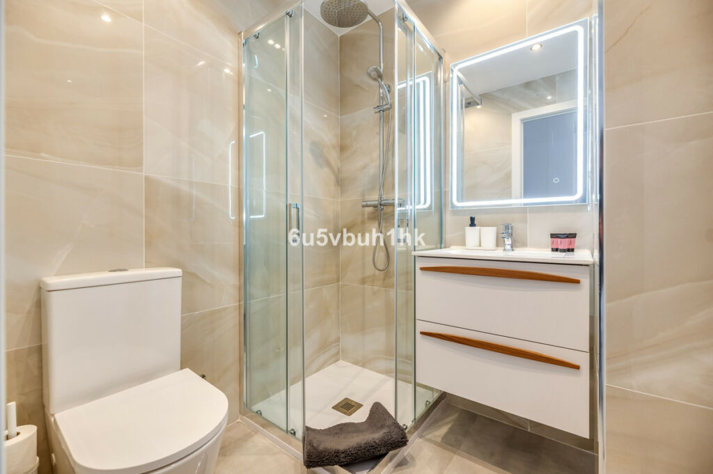 Middle Floor Apartment Estepona Málaga - image 10