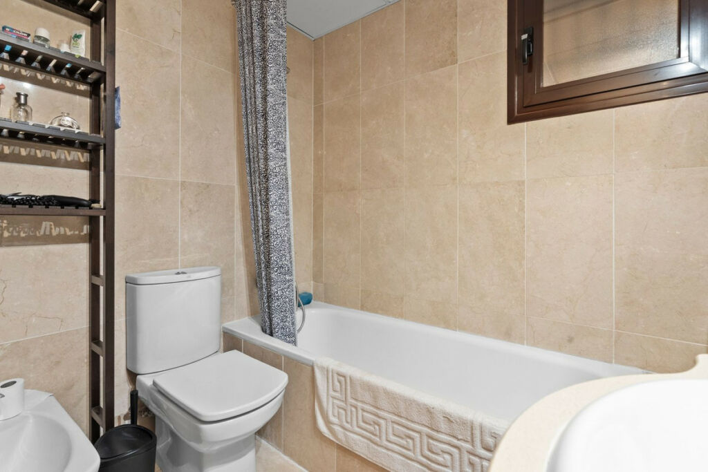 Top Floor Apartment Estepona Málaga - image 10