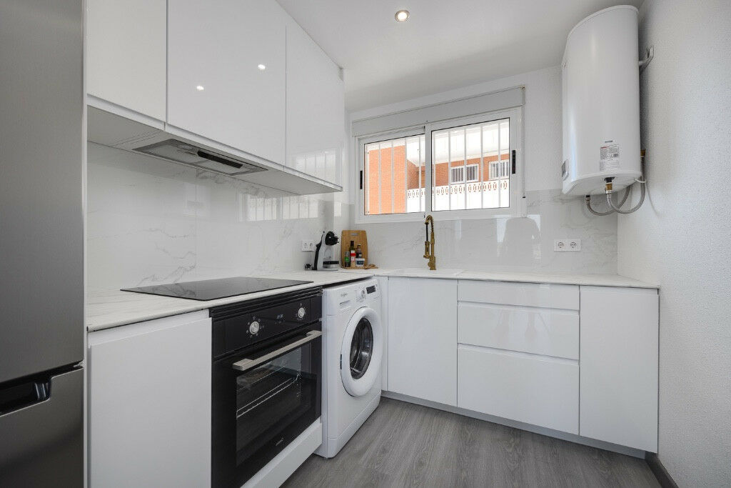 Middle Floor Apartment Punta Prima Alicante - image 10