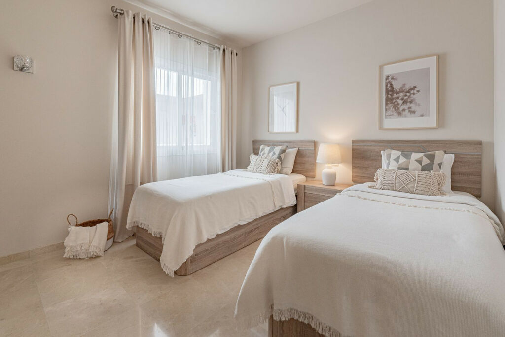 Middle Floor Apartment Casares Málaga - image 10
