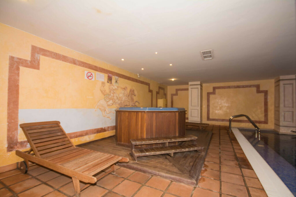 Ground Floor Apartment New Golden Mile Málaga - image 10