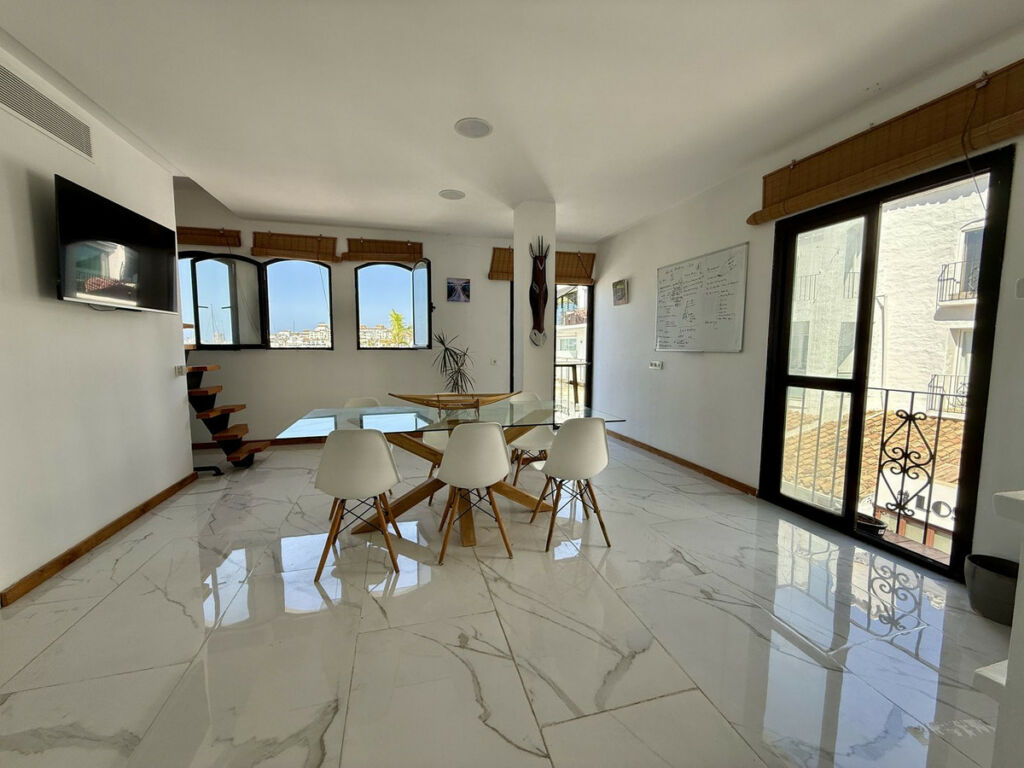 Top Floor Apartment Puerto Banús Málaga - image 13