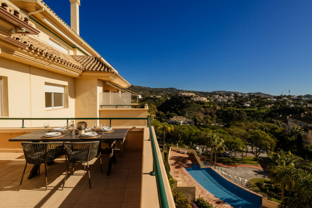 Middle Floor Apartment Elviria Málaga - image 10