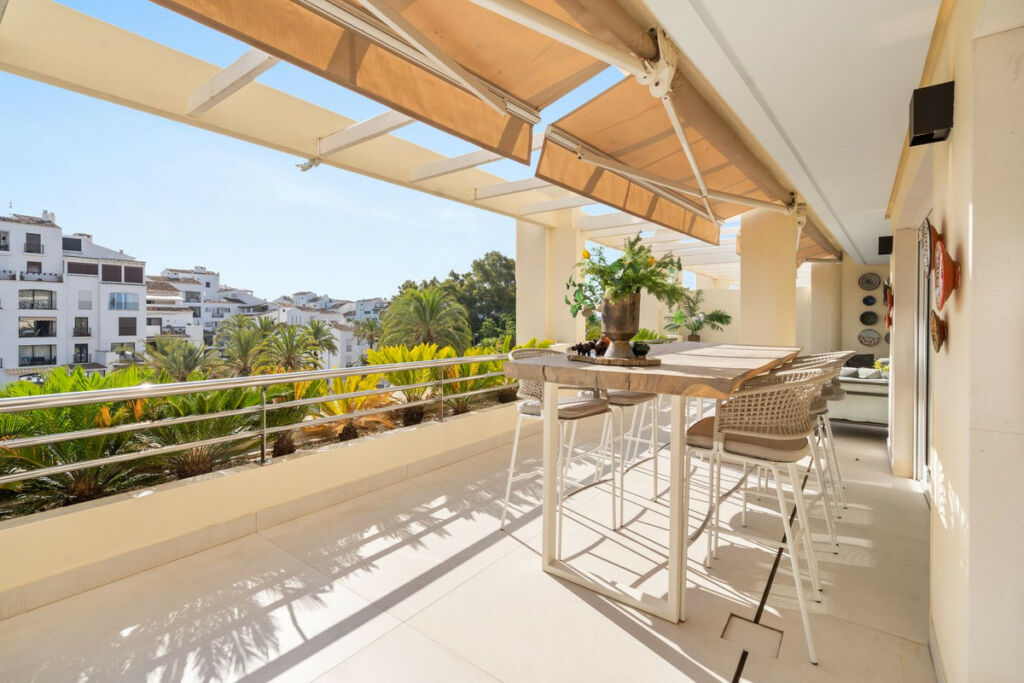 Middle Floor Apartment Puerto Banús Málaga - image 10
