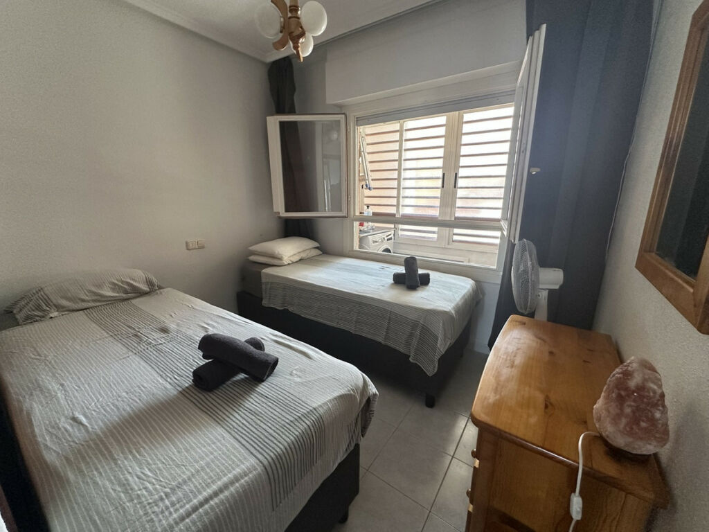 Middle Floor Apartment Torrevieja Alicante - image 10