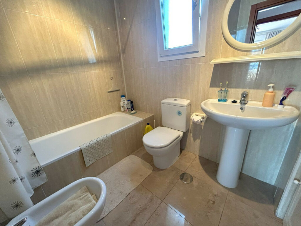 Ground Floor Apartment La Duquesa Málaga - image 10