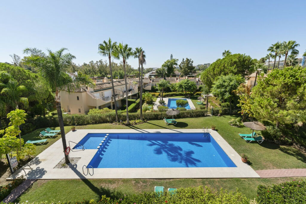 Penthouse Nueva Andalucía Málaga - image 10