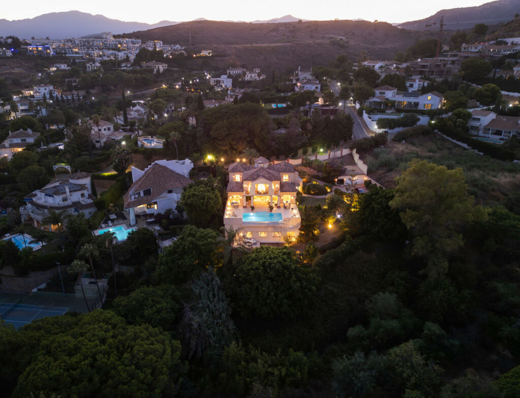 Detached Villa Benahavís Málaga - image 10