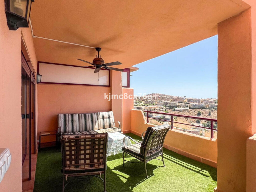 Middle Floor Apartment Calahonda Málaga - image 10