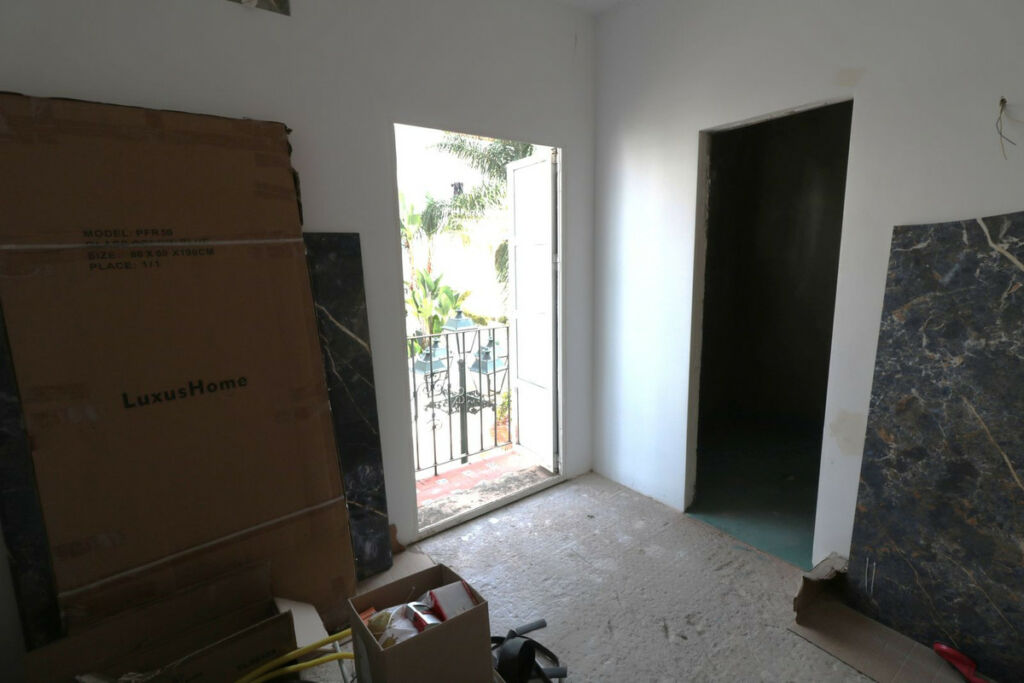 Middle Floor Apartment New Golden Mile Málaga - image 10