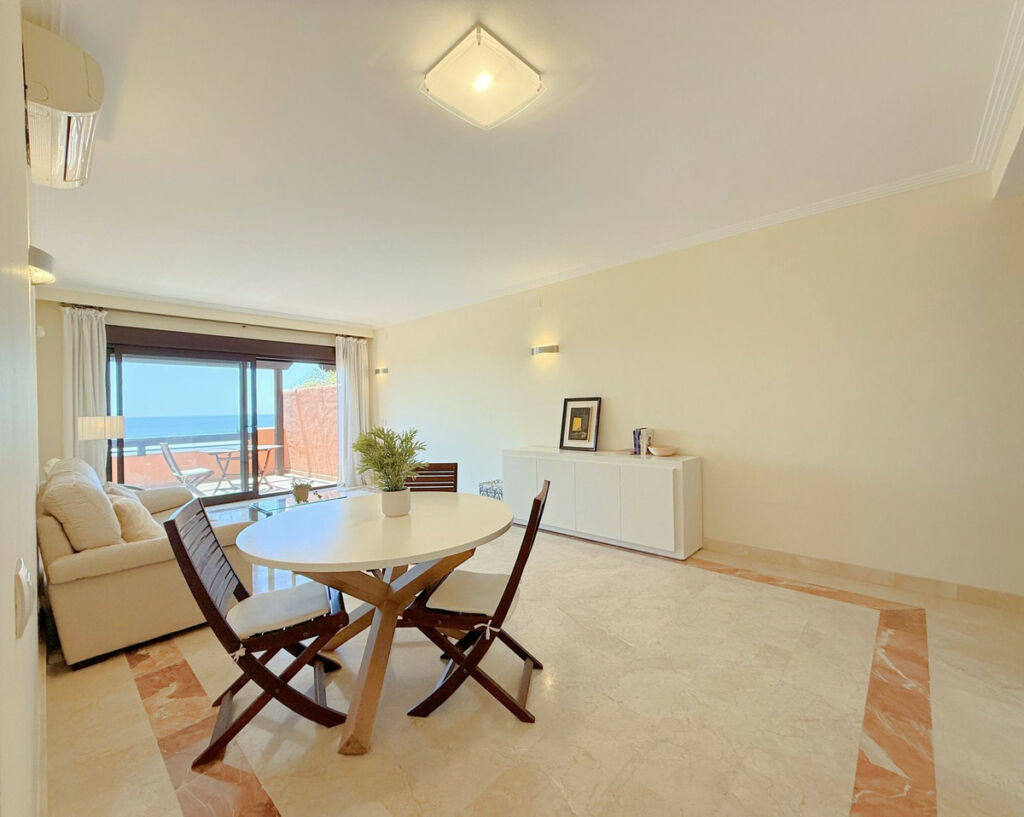 Middle Floor Apartment Estepona Málaga - image 10