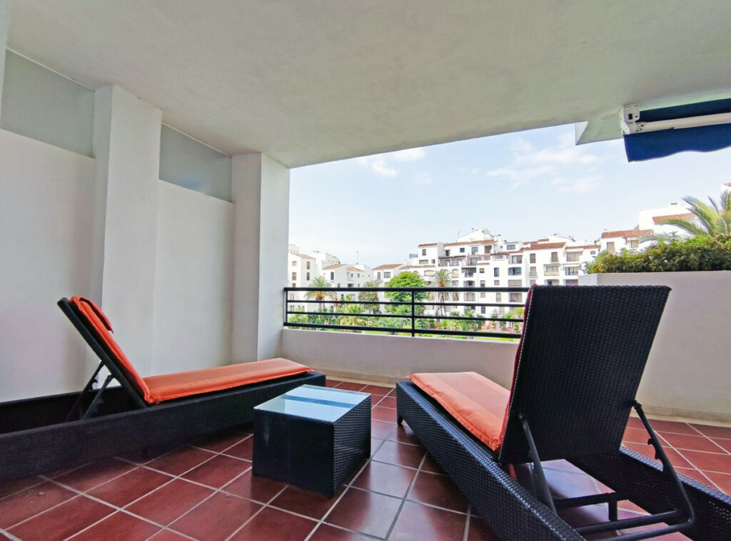 Middle Floor Apartment Puerto Banús Málaga - image 10
