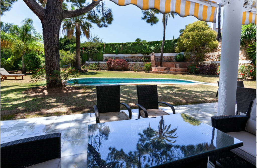 Detached Villa Sierra Blanca Málaga - image 10