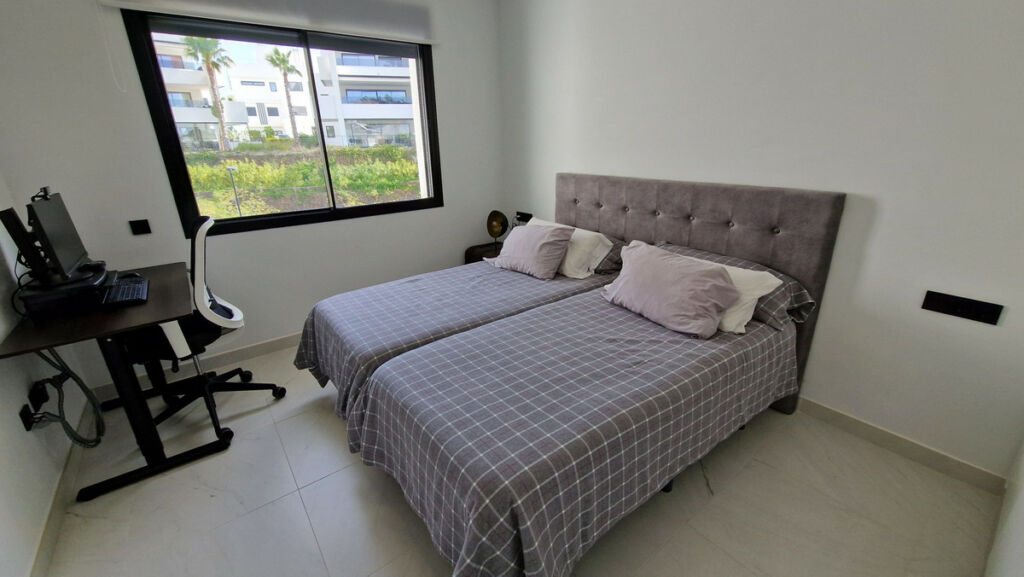 Middle Floor Apartment Estepona Málaga - image 10