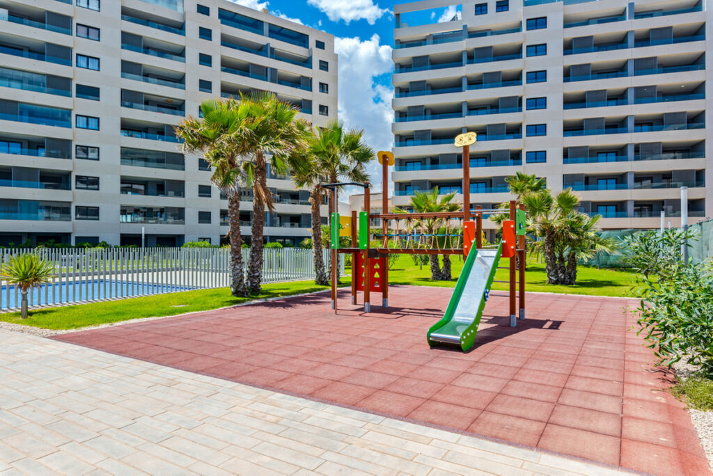 Middle Floor Apartment Punta Prima Alicante - image 10