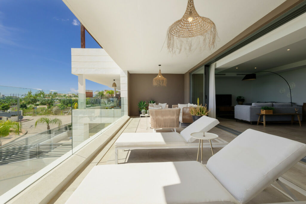 Middle Floor Apartment Cancelada Málaga - image 10