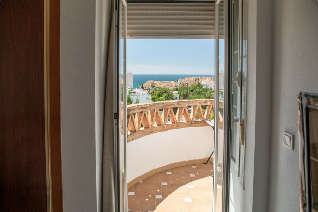Townhouse Torrequebrada Málaga - image 10