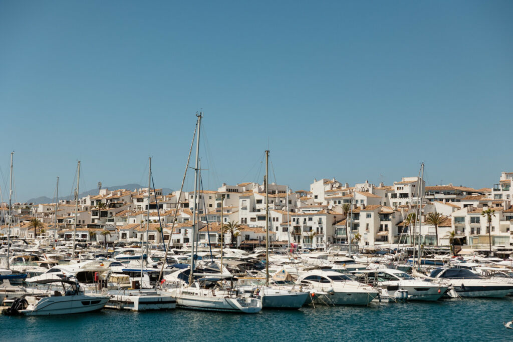 Middle Floor Apartment Puerto Banús Málaga - image 10