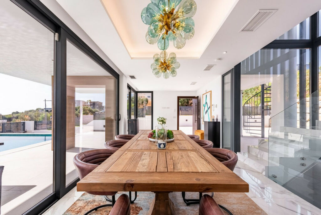 Detached Villa Estepona Málaga - image 10