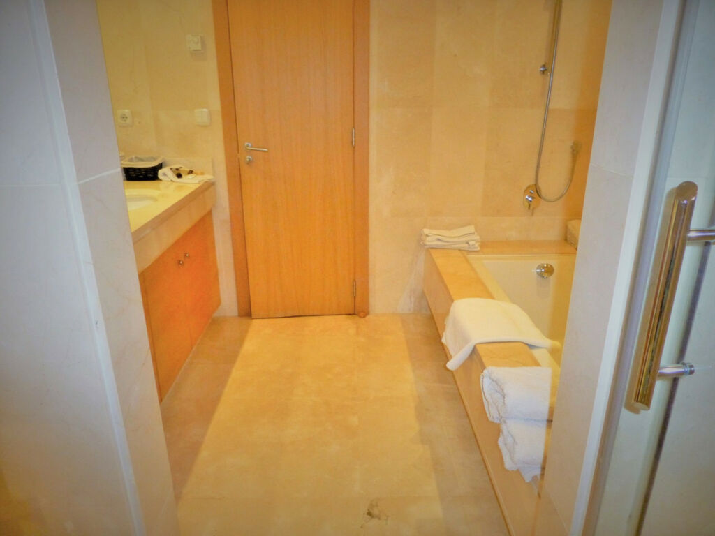Middle Floor Apartment Estepona Málaga - image 10