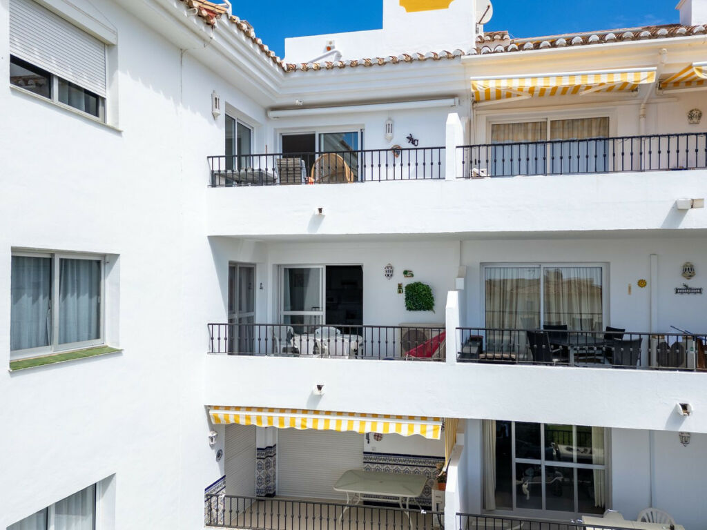 Middle Floor Apartment Riviera del Sol Málaga - image 10