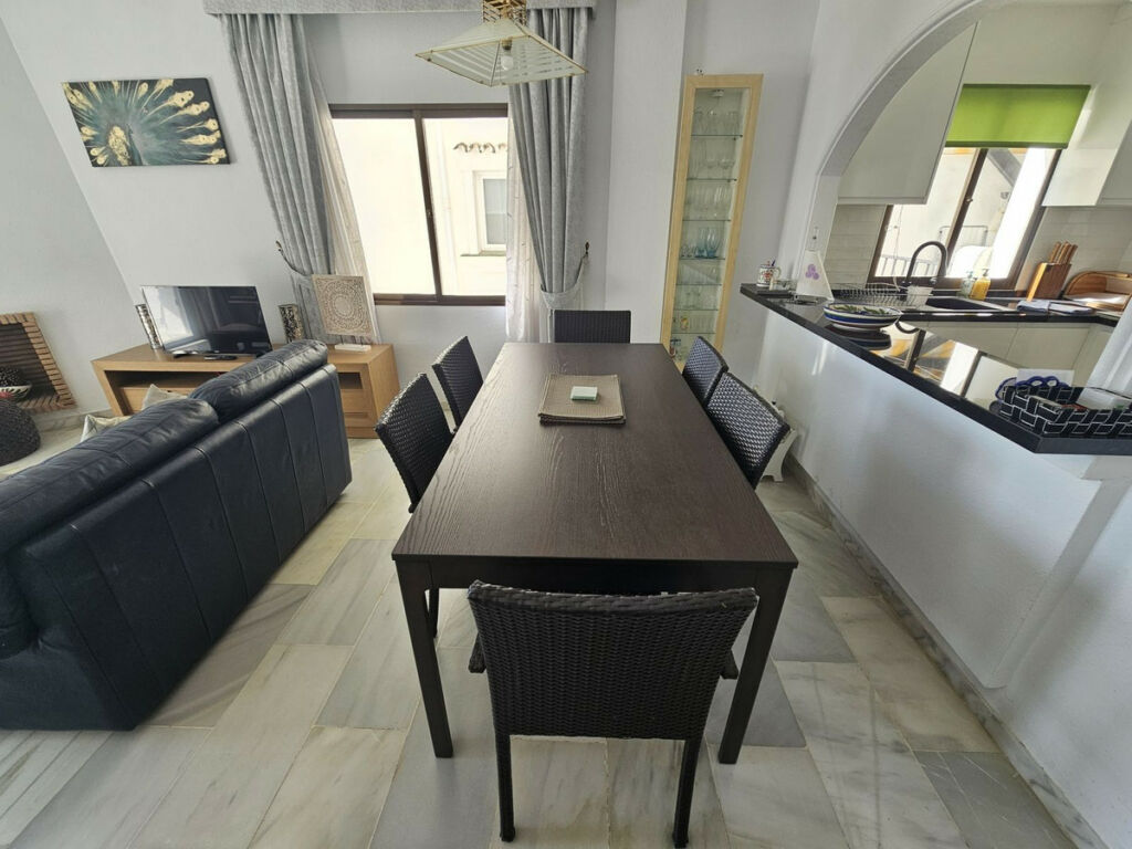 Middle Floor Apartment Calahonda Málaga - image 12