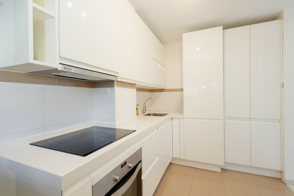 Middle Floor Apartment Estepona Málaga - image 10