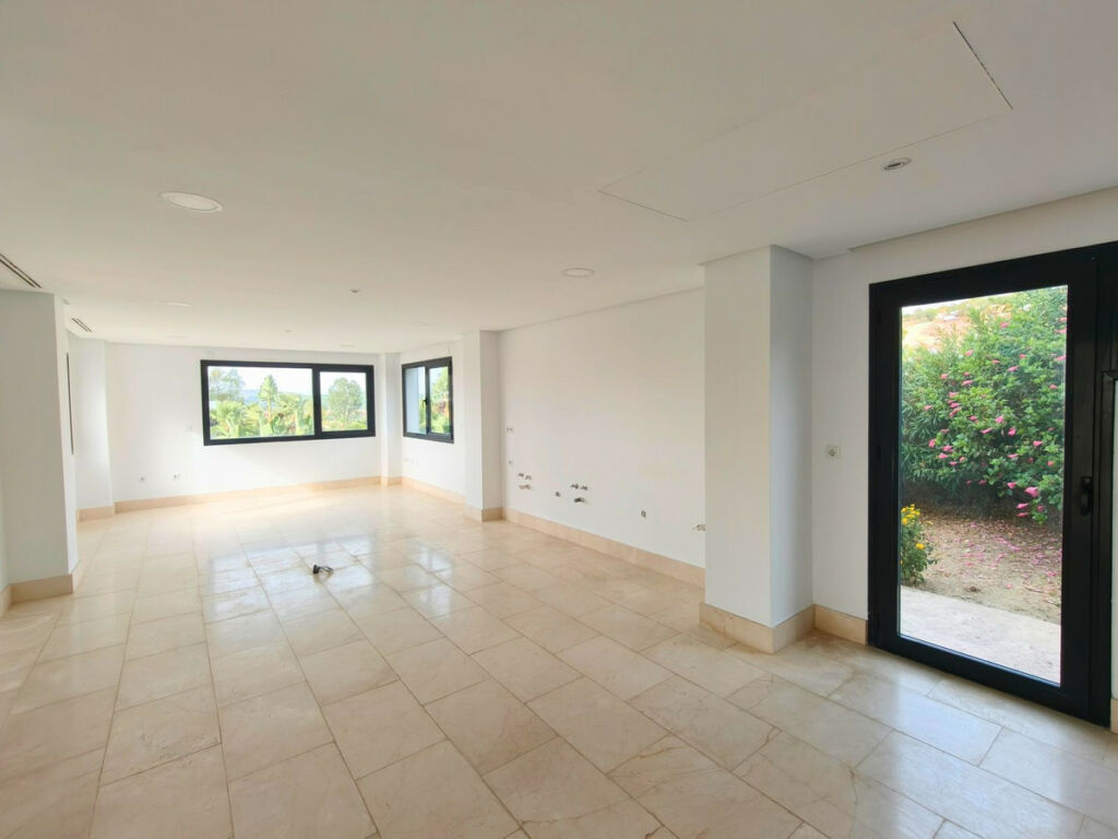 Detached Villa Sotogrande Alto Cádiz - image 10