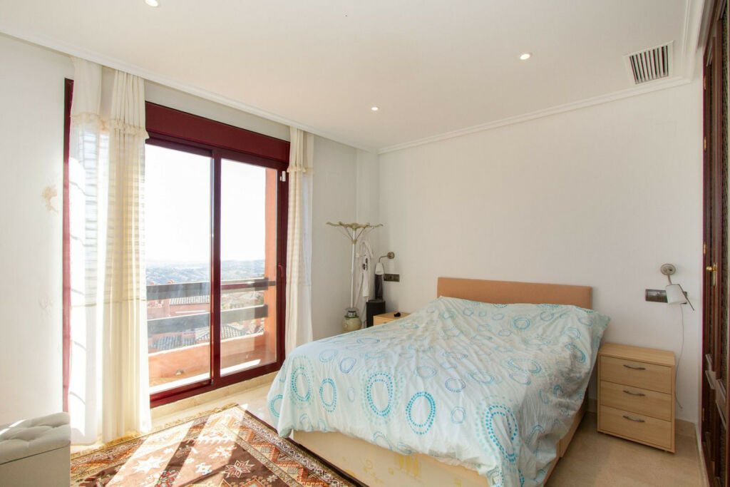 Penthouse La Mairena Málaga - image 10