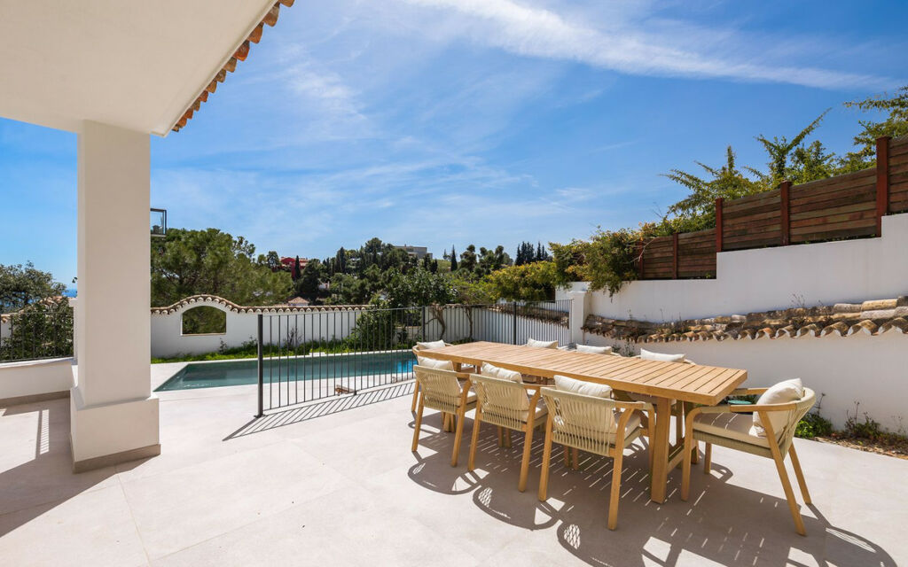 Detached Villa El Madroñal Málaga - image 10
