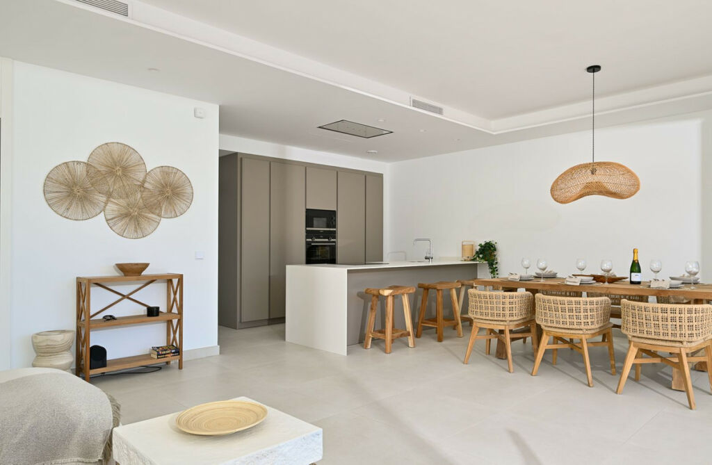 Detached Villa Benalmadena Pueblo Málaga - image 11