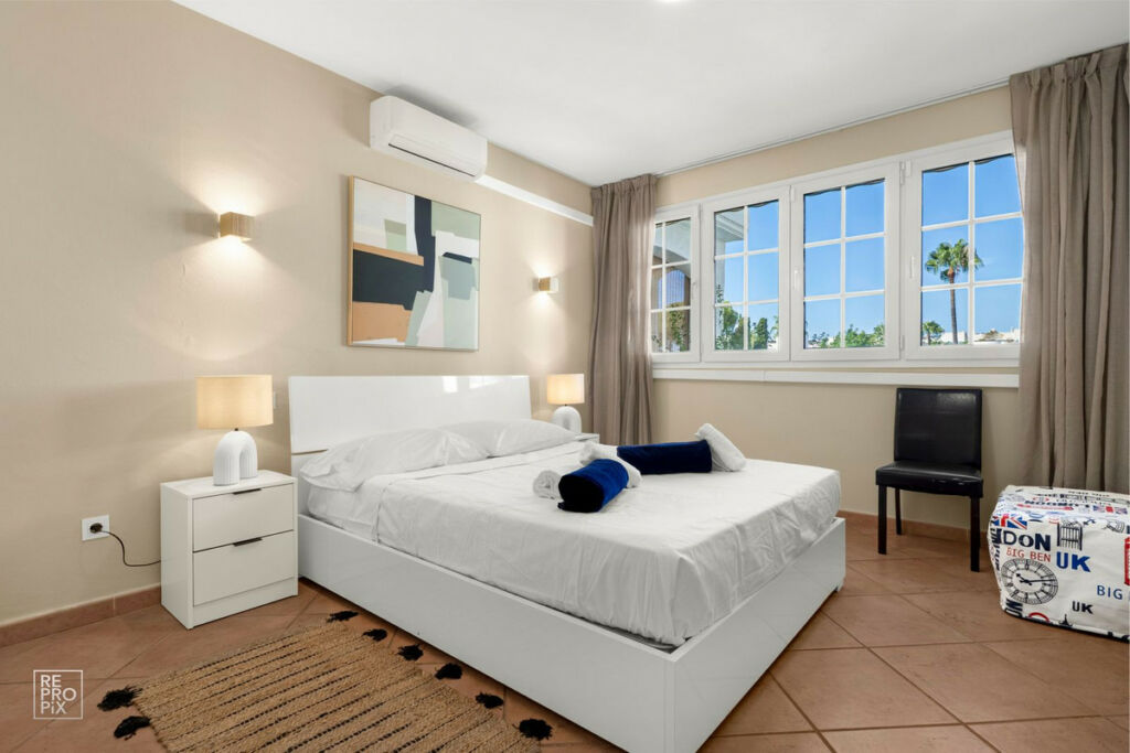 Middle Floor Apartment Puerto Banús Málaga - image 10