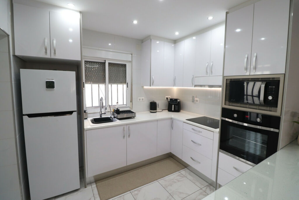 Detached Villa La Florida Alicante - image 11