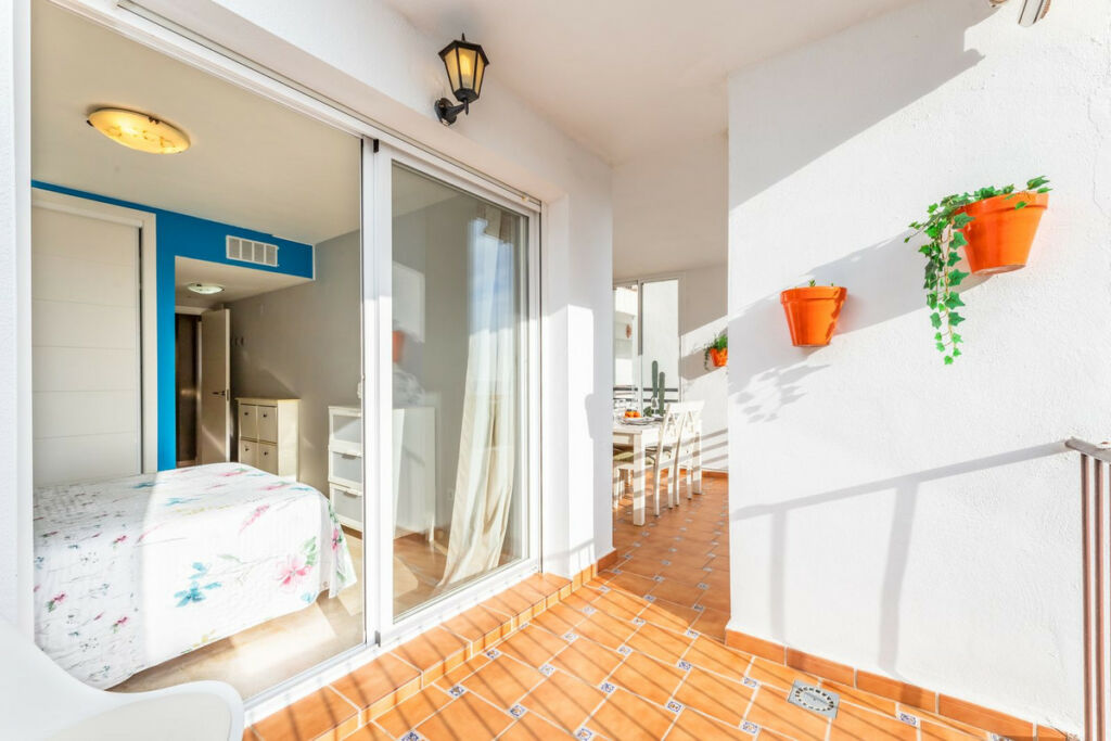 Middle Floor Apartment Manilva Málaga - image 10