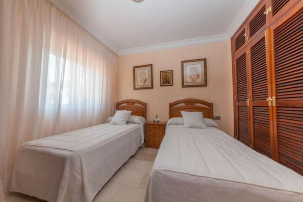 Semi-Detached House Puerto de Cabopino Málaga - image 10