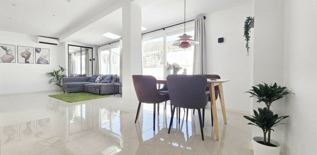 Penthouse Benalmadena Pueblo Málaga - image 10