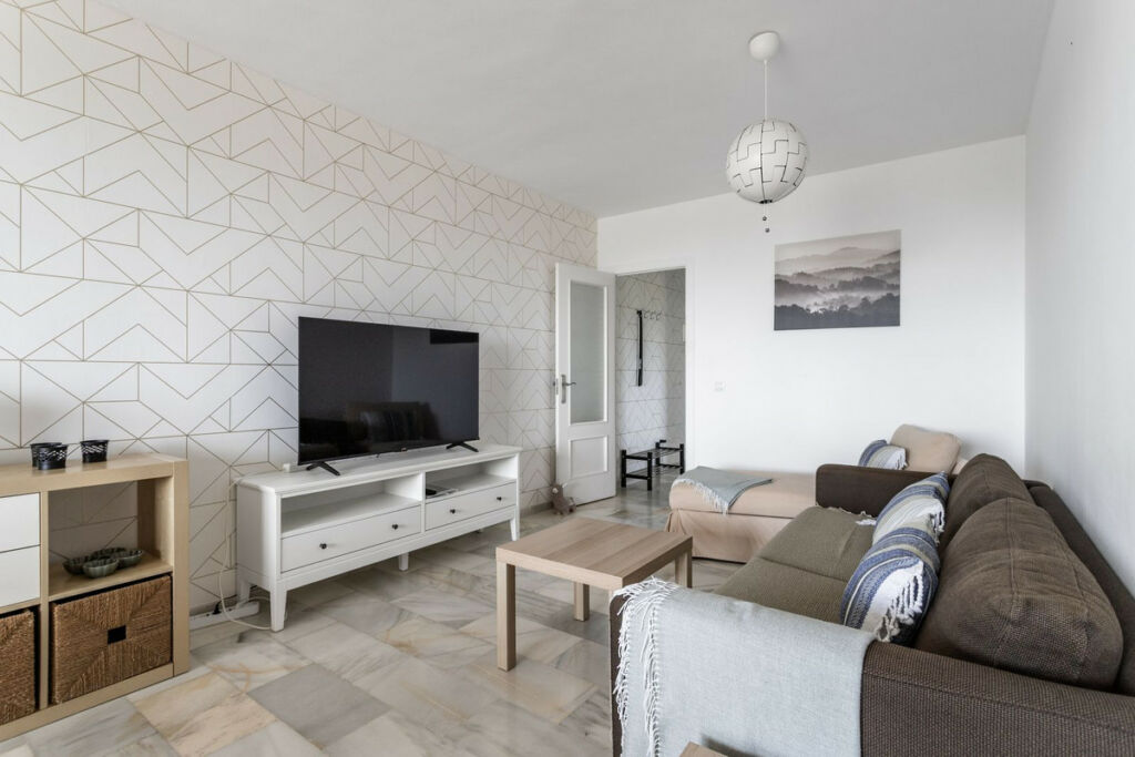 Middle Floor Apartment Calahonda Málaga - image 10