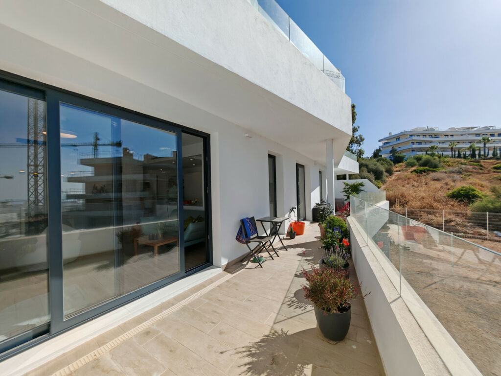 Middle Floor Apartment Estepona Málaga - image 10