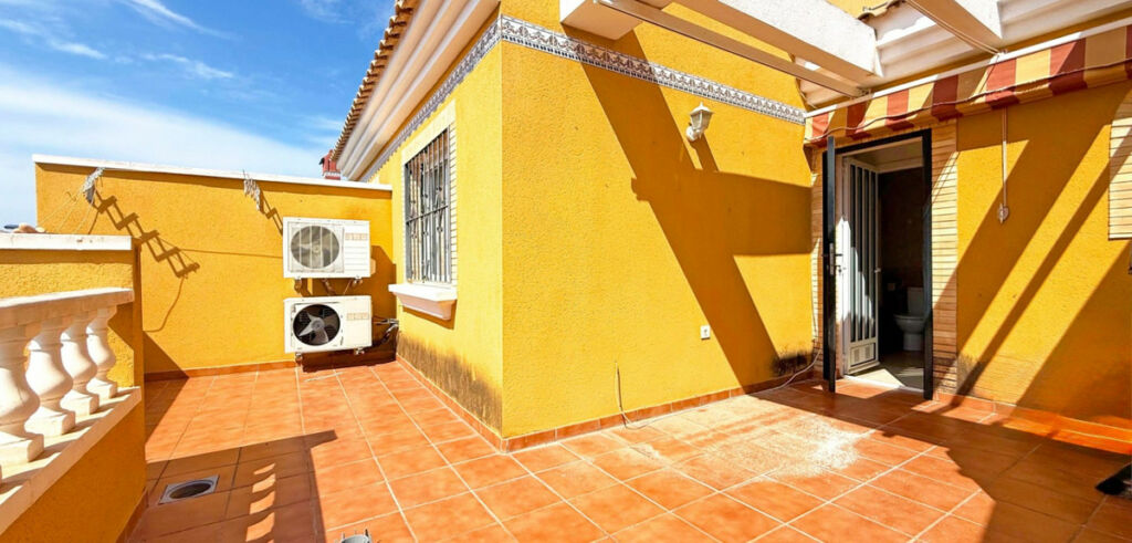 Townhouse Torrevieja Alicante - image 10