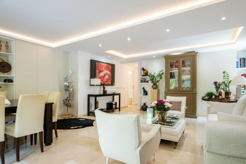 Middle Floor Apartment Marbella Málaga - image 10