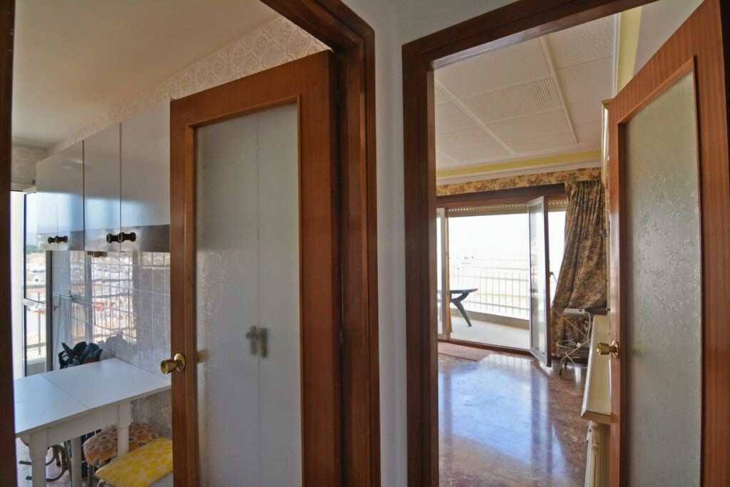 Middle Floor Apartment Fuengirola Málaga - image 10