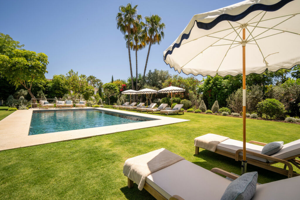 Detached Villa Nueva Andalucía Málaga - image 10