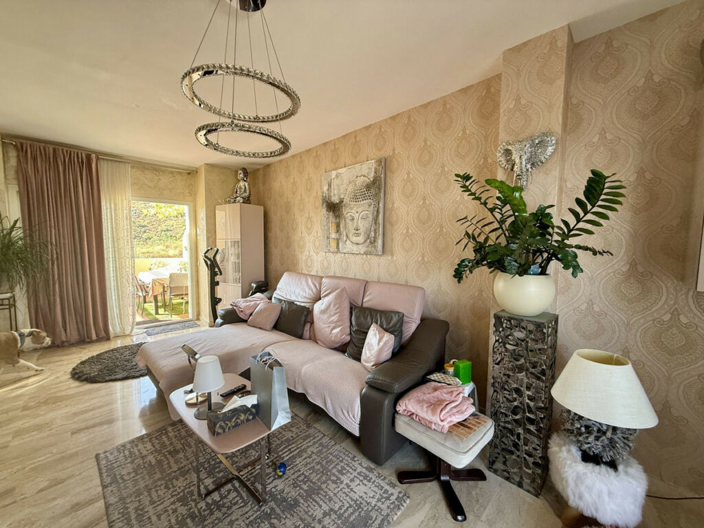 Penthouse Calahonda Málaga - image 10