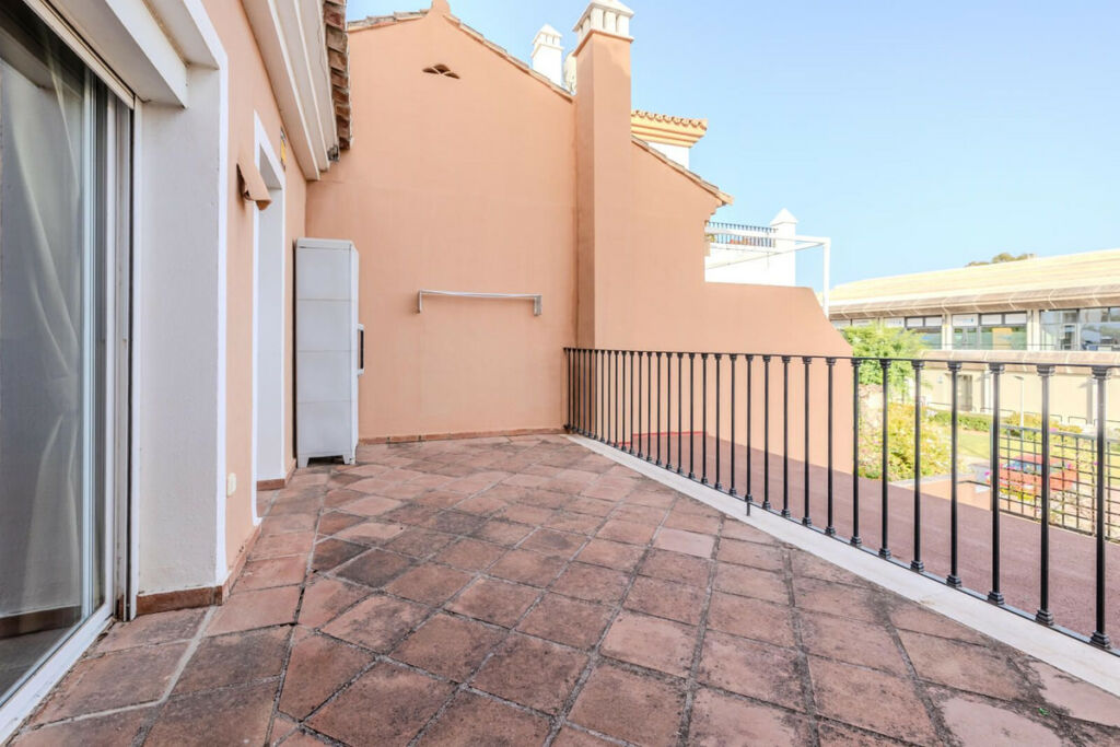 Middle Floor Apartment Guadalmina Alta Málaga - image 10