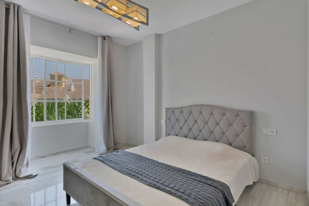 Penthouse Bel Air Málaga - image 10