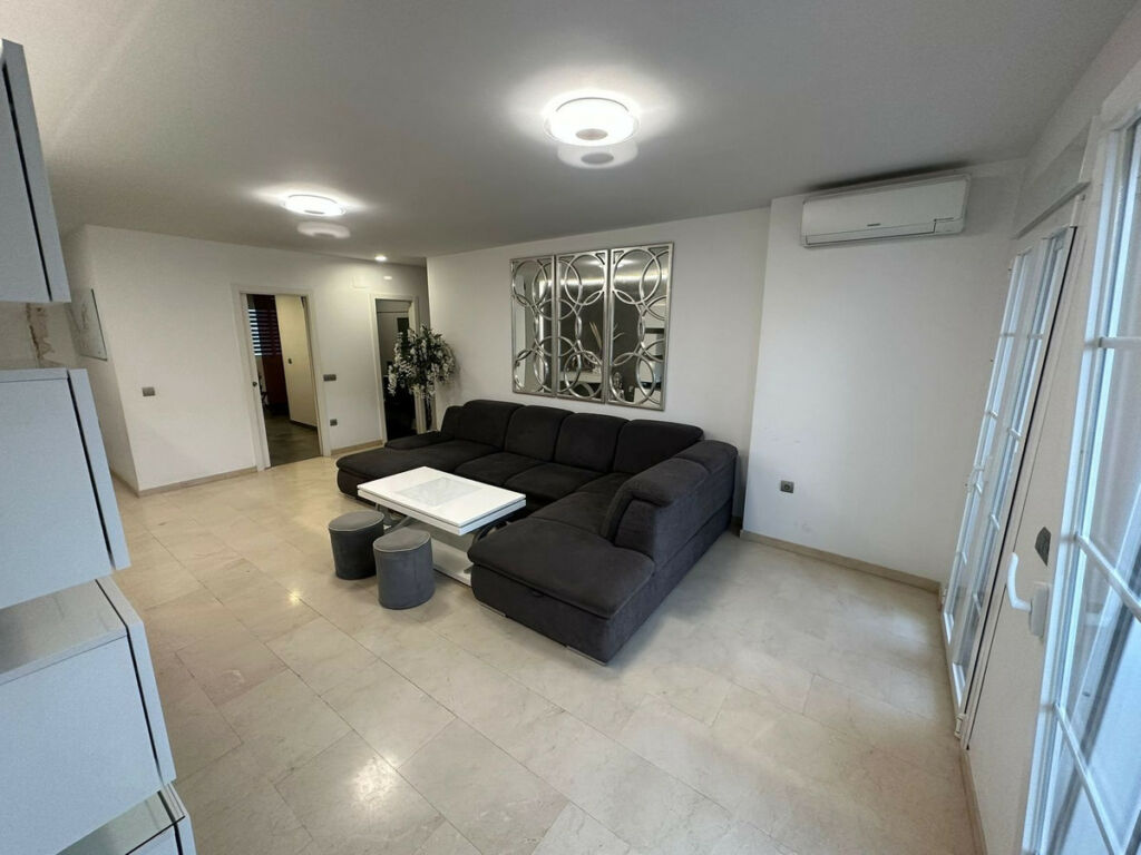 Middle Floor Apartment Nueva Andalucía Málaga - image 10
