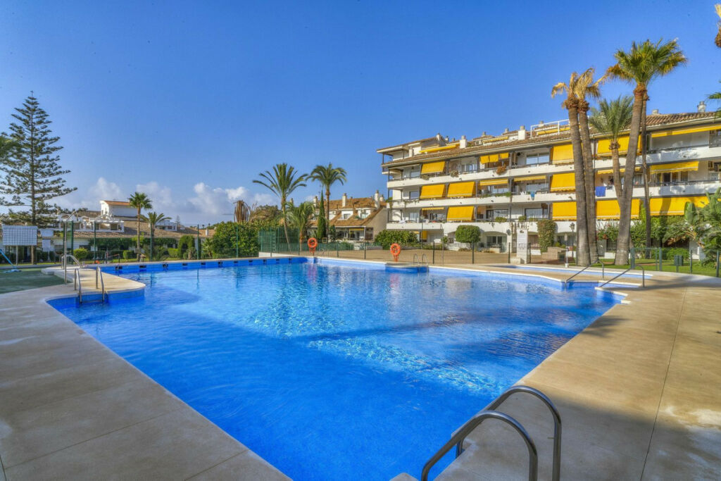 Duplex The Golden Mile Málaga - image 10