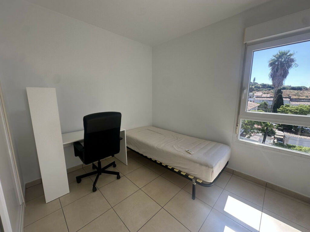 Middle Floor Apartment Nueva Andalucía Málaga - image 9